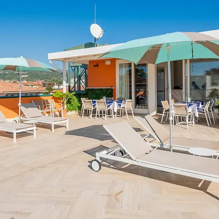 Blue - Aparthotel 4*