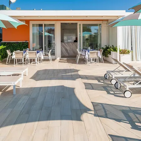 Blue - 4* Bardolino